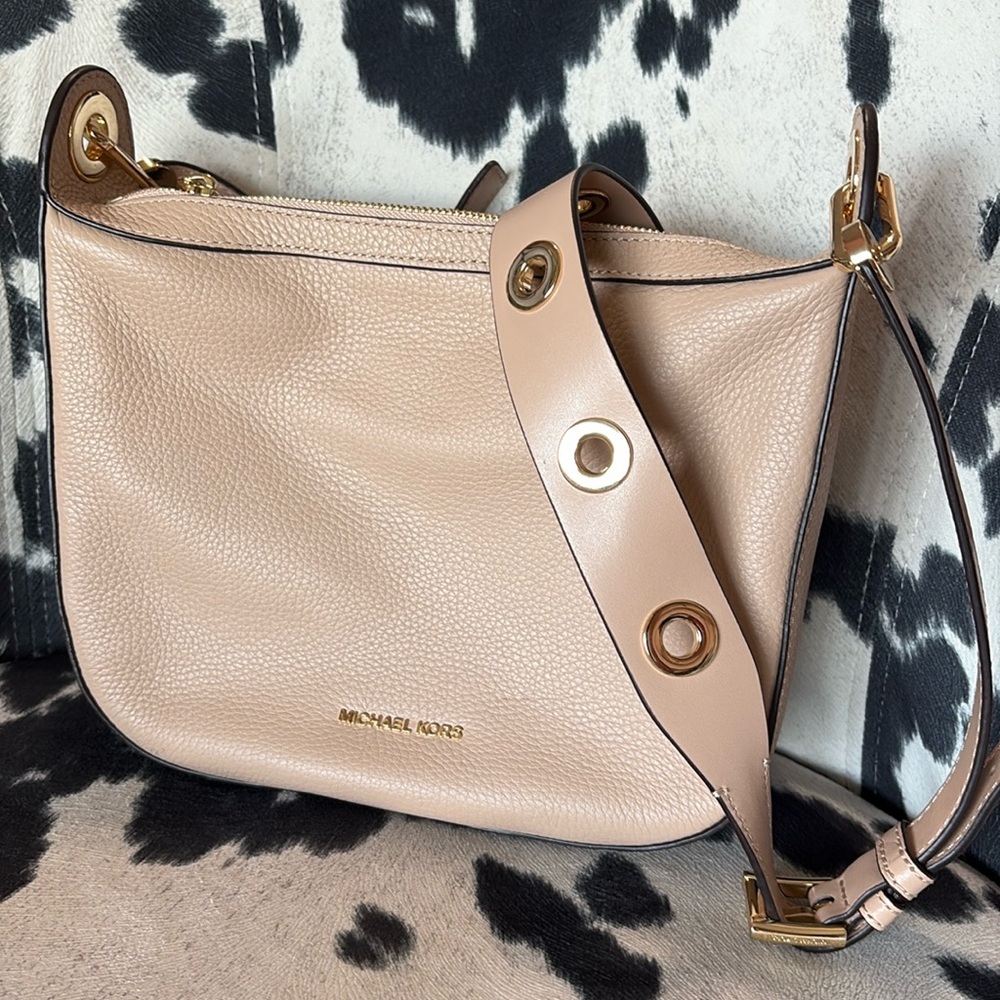 #9 Michael Kors Beige Leather Crossbody